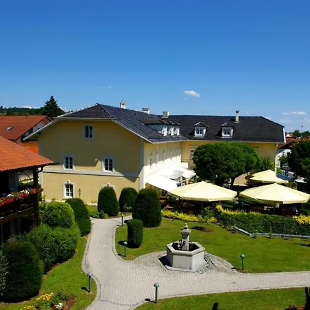 Attraktives Mit Terrasse In * Bad Birnbach