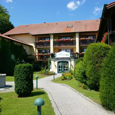 Attraktives Mit Terrasse In