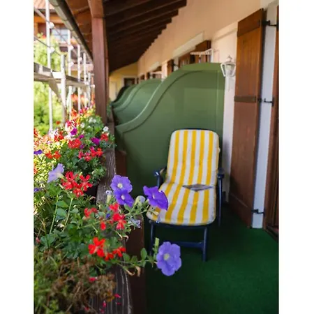 Attraktives Mit Terrasse In *