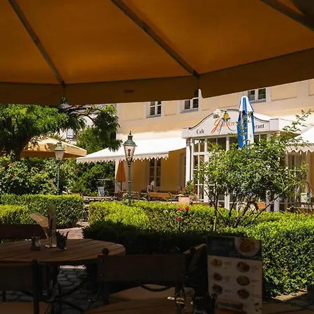 Attraktives Mit Terrasse In *