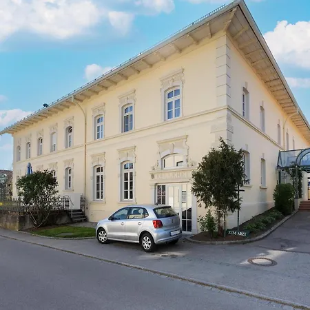 Attraktives Mit Terrasse In *