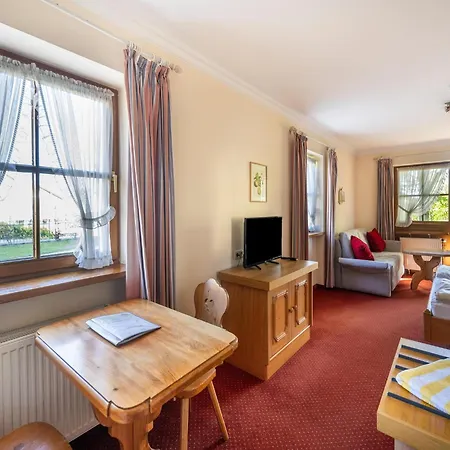 Apartman Attraktives Mit Terrasse In