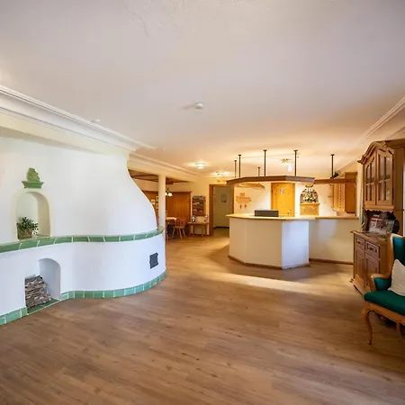 Apartman Attraktives Mit Terrasse In